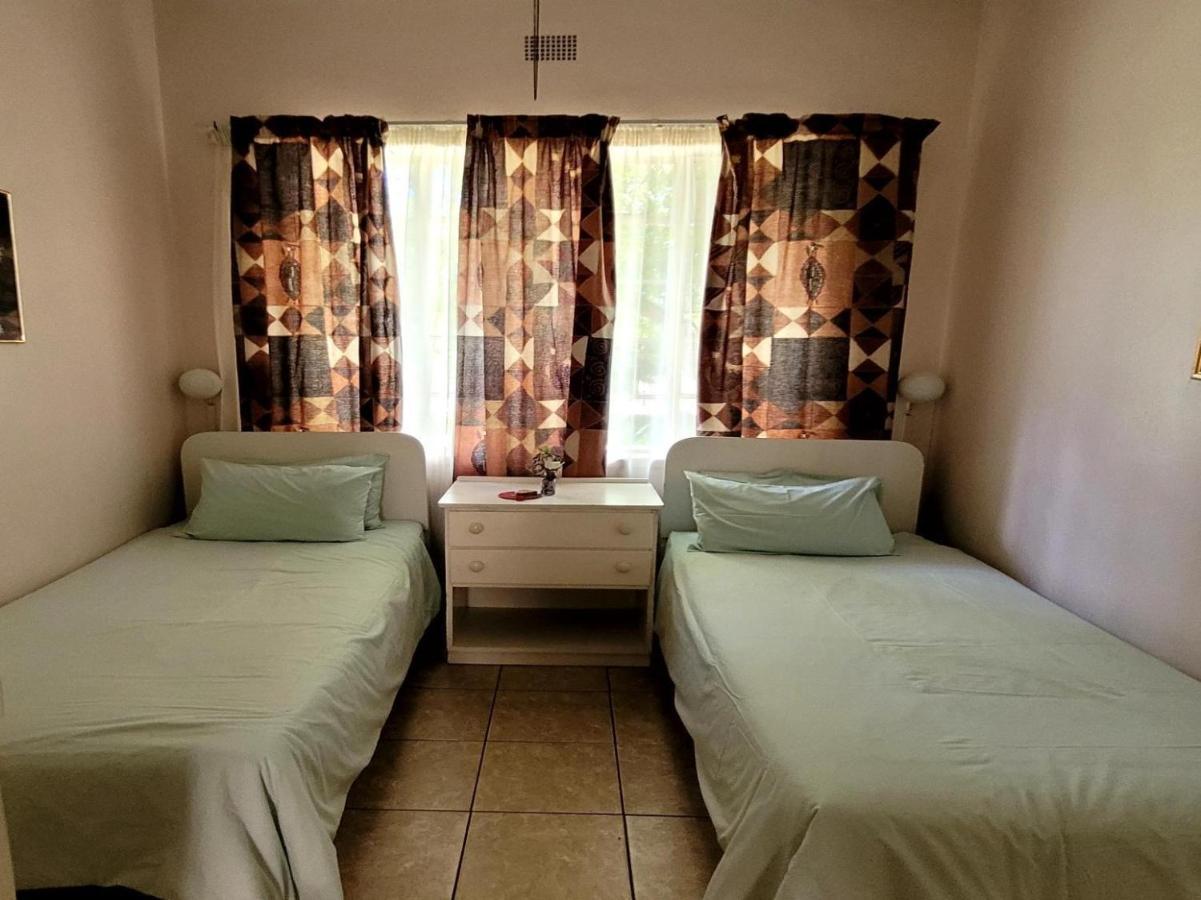 Mumo Lodge Badplaas Rom bilde